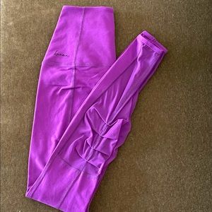 Gorgeous, never worn Karma barre/dance leggings